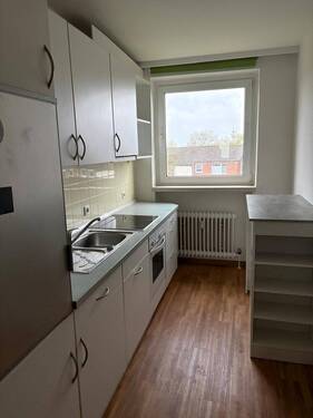 Küche m. EBK.JPG - 2 Zimmer Etagenwohnung in Stade