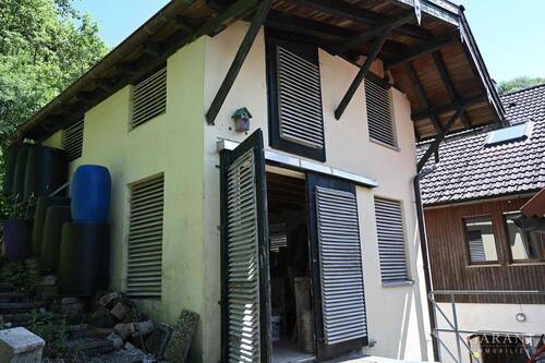 Scheuer mit 3 Stockwerken - 