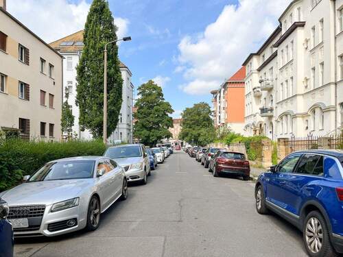 Blick zur Straße - 