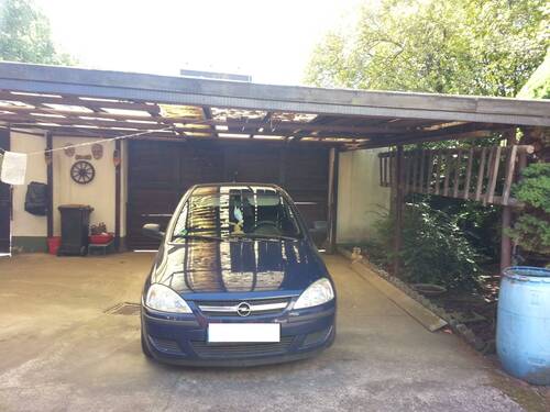 Parkplätze vorhanden - 