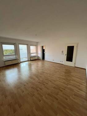 Wohnzimmer Bild 1 - 3 Zimmer Etagenwohnung zum Kaufen in St. Leon - Rot