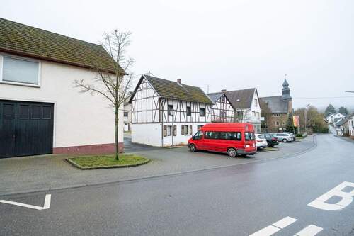 Sicht vor dem Objekt - Wohnkomplex braucht Entwickler und Macher!