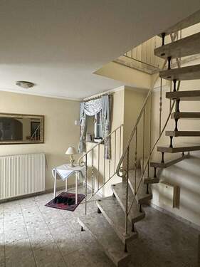 Hausflur/Treppe EG - 