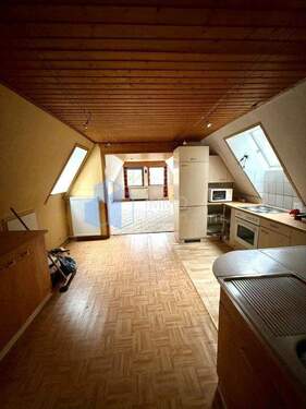 Bild 1 - Fachwerkhaus mit viel Potenzial in schöner Lage Bad KarlshafenHelmarshausen sucht neuen Besitzer!