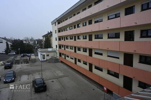 Blick zum Parplatz - 