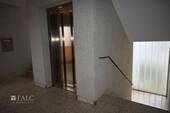 Treppenhaus+Aufzug - 