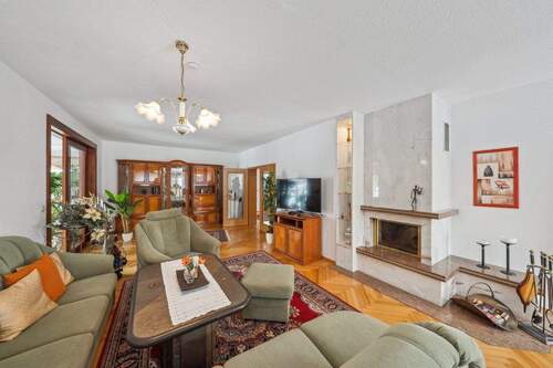 Wohnzimmer mit Kamin - 