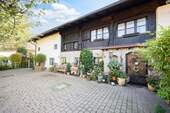 PARKSITUATION - Bauernhaus, Landhaus mit 186,80 m&sup2; in Feldkirchen-Westerham zum Kaufen