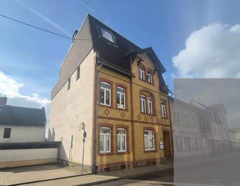 Reihen-Eck-Haus mit Anbau - 