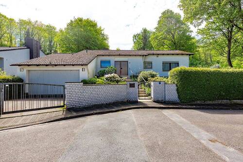 Frontansicht - 7 Zimmer Bungalow zum Kaufen in Dortmund