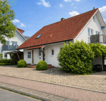 Großes Familienhaus in naturnaher Wohnlage - helle Galerie, großer Garten und viel Platz zum Leben - Bad Emstal Sand