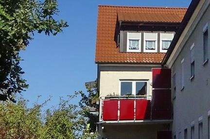 Blick zum Balkon - 3 Zimmer Etagenwohnung zur Miete in Baiersdorf