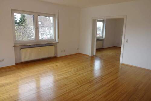Blick ins Esszimmer - 