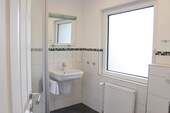 Whg EG Haus rechts Bad - 