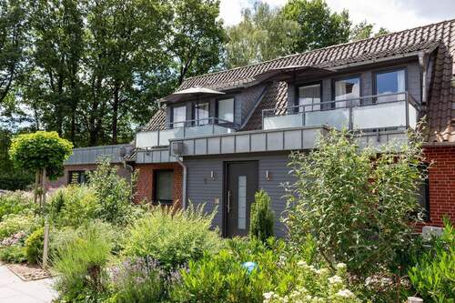 Frontansicht Haus links - 3 Zimmer Terrassenwohnung zum Kaufen in Undeloh
