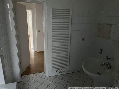 Bad - Tolle 3-Raumwohnung mit Wohnküche in Striesen !!! - 