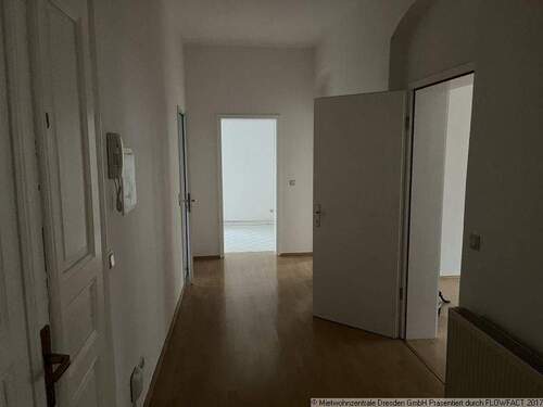 Flur - Tolle 3-Raumwohnung mit Wohnküche in Striesen !!! - Etagenwohnung zum Kaufen in Dresden