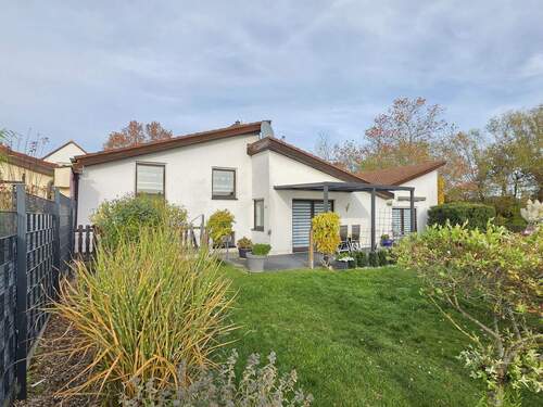 Außenansicht - Leben auf der Sonnenseite - Bemerkenswertes Einfamilienhaus mit Einliegerbereich & tollem Garten!