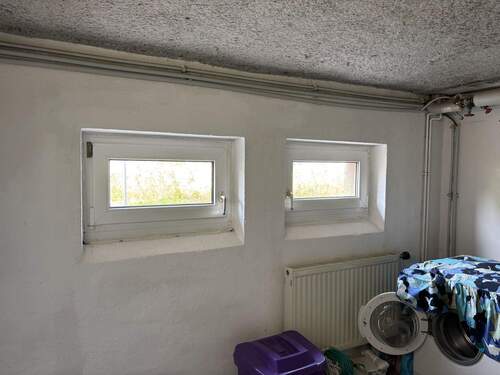 Waschraum mit Fenster - 