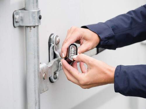 Zugangscode per Email - Halle in Dormagen zur Miete