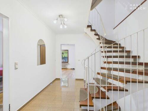 Treppenhaus - 5 Zimmer Reihenendhaus in Gilching