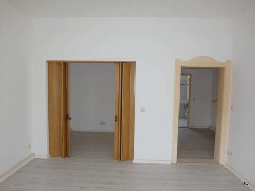 Wohnbereich, Schlafecke - 1 Zimmer Etagenwohnung in Geringswalde