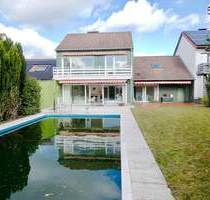 Außergewöhnliches Einfamilienhaus mit Terrasse, Garten u.Außenpool - Ratingen Lintorf