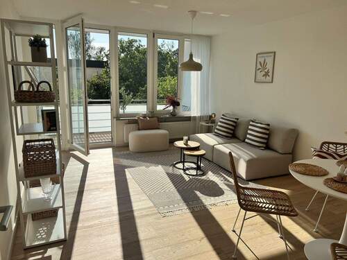 Lichtdurchflutetes Wohnen - * FREI! Frisch renovierter Wohntraum - Helle 1,5 Zimmer in traumhafter Lage *