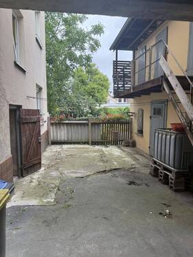 Hof - 1 Zimmer Mehrfamilienhaus, Wohnhaus in Münchenbernsdorf