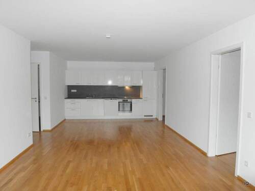 Wohnbereich mit offener Küche - 3 Zimmer Etagenwohnung zur Miete in Dresden