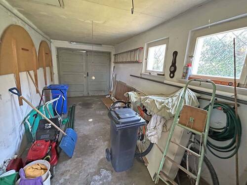 Garage - 