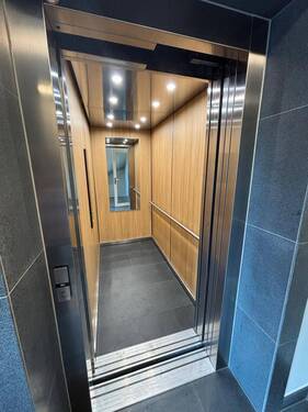Aufzug - 2 Zimmer Etagenwohnung in Berlin
