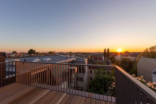 Dachterrasse bei Sonnenuntergang - 