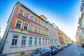 Frontansicht Hausfassade - 3 Zimmer Mehrfamilienhaus, Wohnhaus zum Kaufen in Leipzig