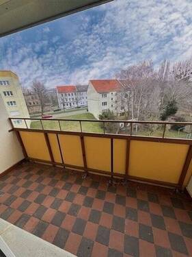 Balkon - 3 Zimmer Etagenwohnung zur Miete in Dessau-Roßlau