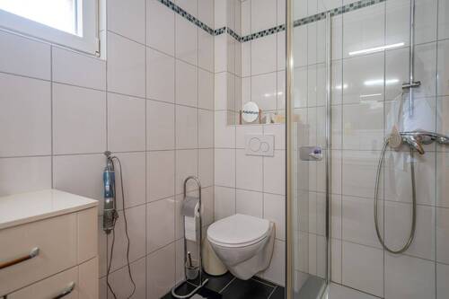 Badezimmer 52 - 6 Zimmer Mehrfamilienhaus, Wohnhaus in Würselen