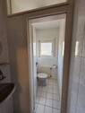 14. Toilette mit Vorraum - 
