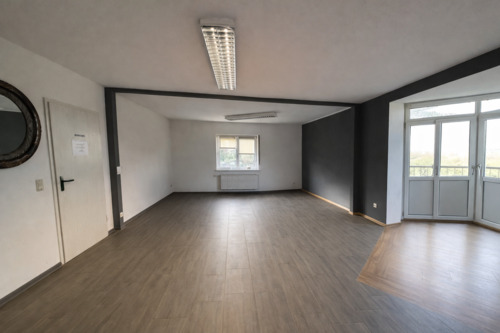 6 großzügiger Büroraum - 