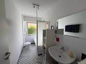 Bad - Wohnung rechts - 