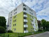 Gebäude mit verzierter Fassade, Straßenansicht - 