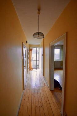 1. OG Flur Ri. Balkon - 