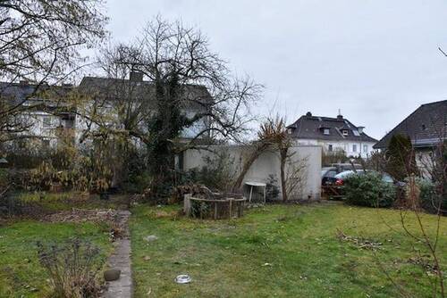 Garage mit Stellplatz - 