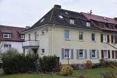Seitansicht vom Garten her - 8 Zimmer Doppelhaushälfte in Kassel