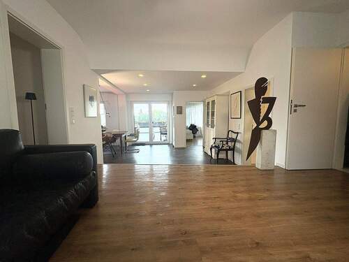 Das Entree EG - Mehrfamilienhaus, Wohnhaus mit 300,00 m² in Dietzenbach zum Kaufen