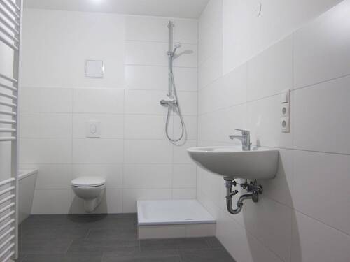 Wannenbad mit separater Dusche WE03 - 