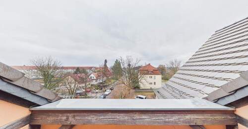 Blick über die Altstadt - Dachgeschoss mit Loggia - 565,00&nbsp;EUR Kaltmiete, ca.&nbsp; 86,80&nbsp;m&sup2;&nbsp;Wohnfl&auml;che