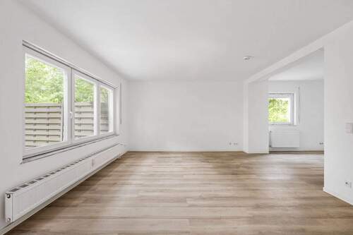 02 Wohnzimmer.jpg - 5 Zimmer Mehrfamilienhaus, Wohnhaus zur Miete in Binsfeld