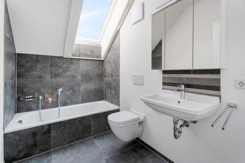 En-Suite-Badezimmer DG - Doppelhaushälfte mit 210,00 m&sup2; in Allensbach zum Kaufen