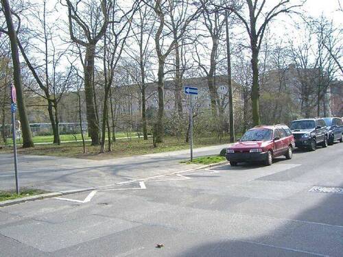 ... vor Ihrem Haus .. - 