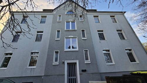 Hauseingang rückwärtig - Mehrfamilienhaus, Wohnhaus zum Kaufen in Lehrte
